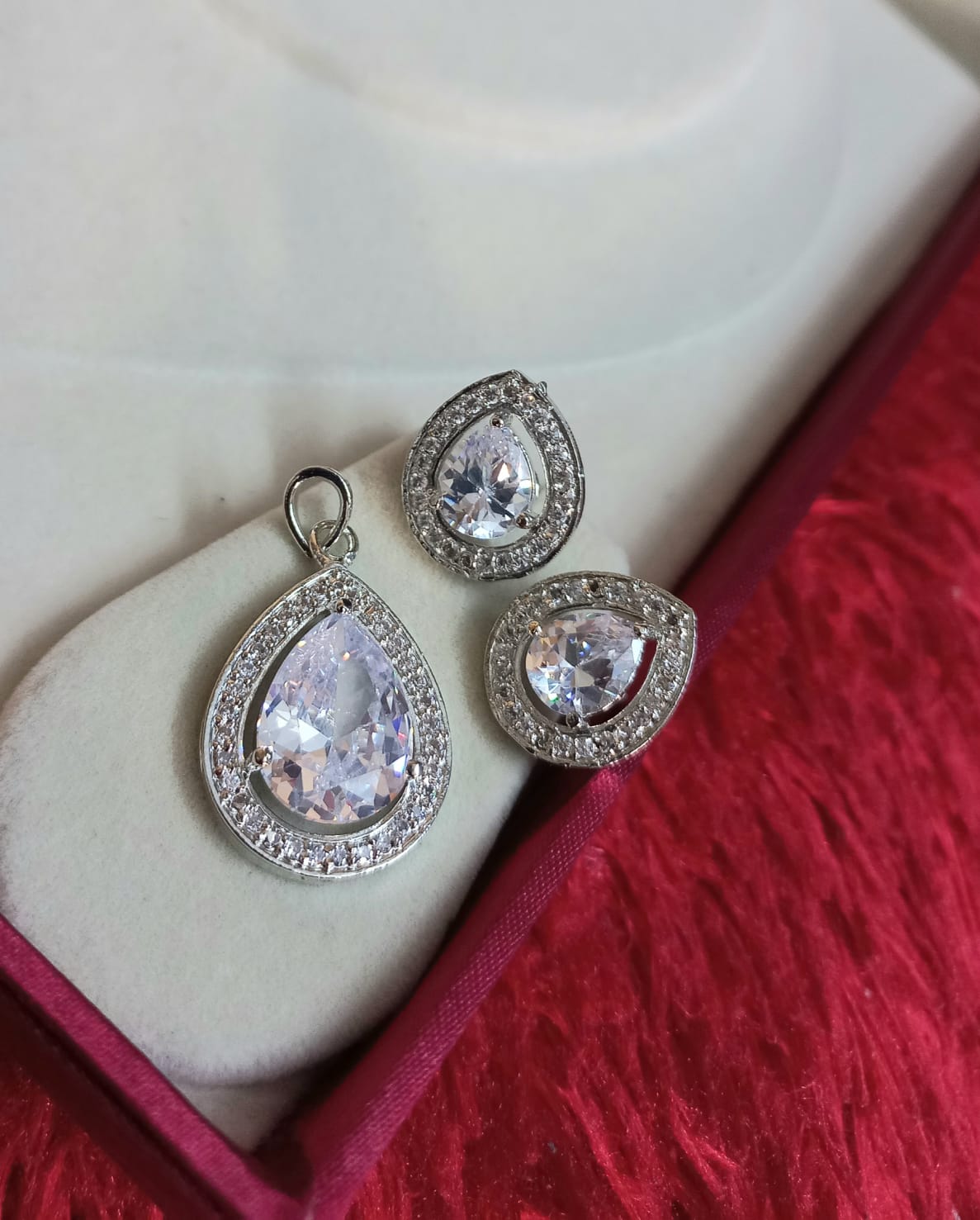 Beautiful CZ Hydro Stone Pendant With Earrings