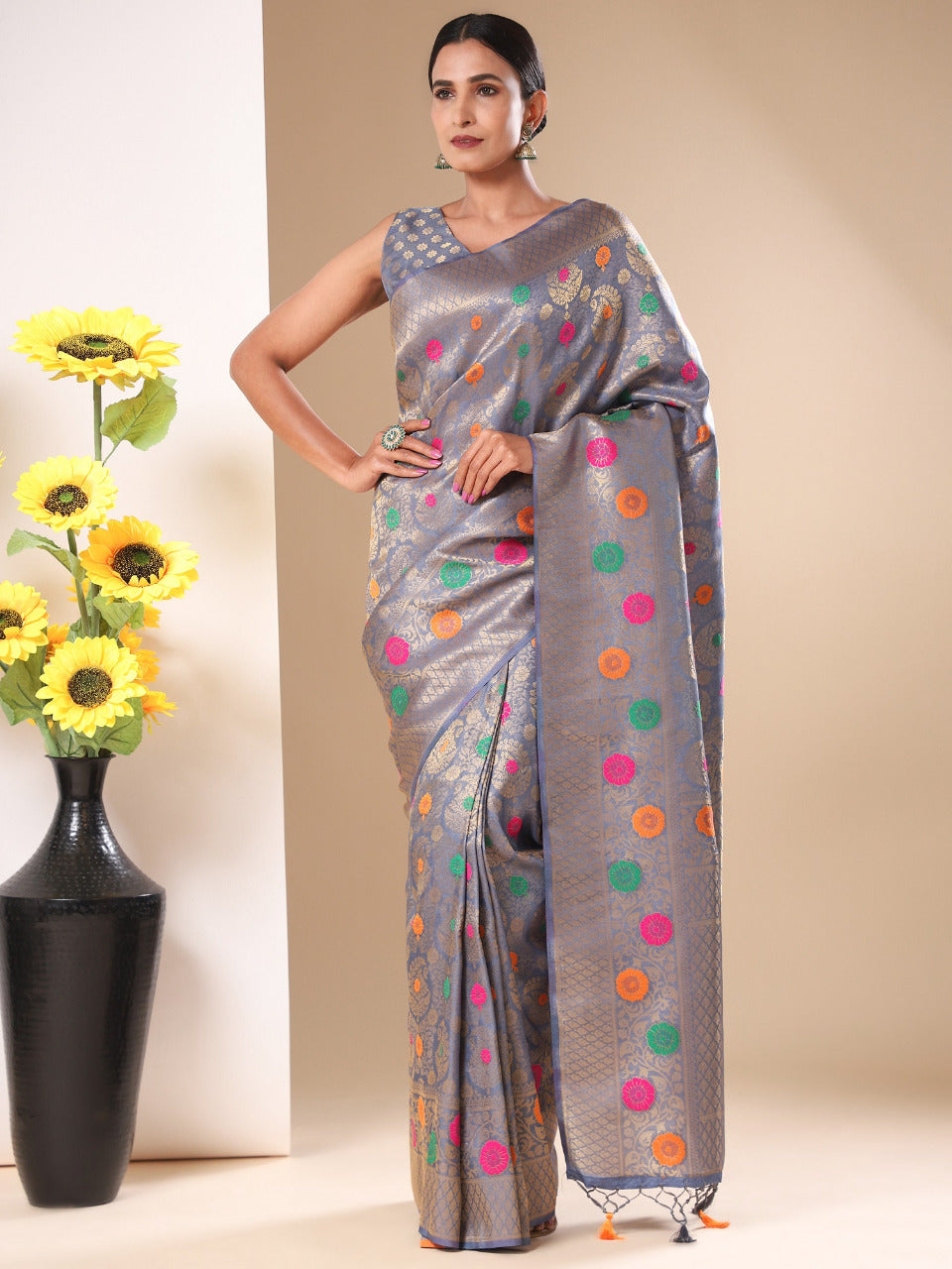 Soft Kanchijivaram Silk Saree With Floral Zari Weaving