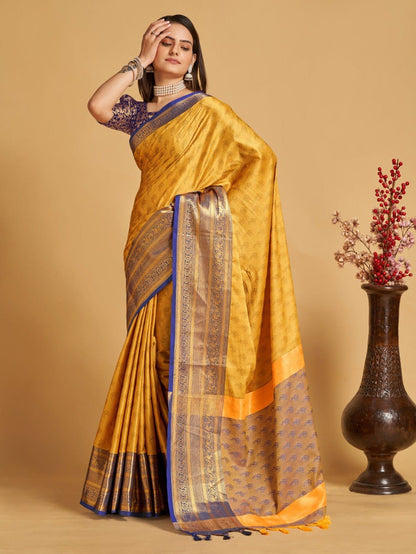 Soft Silk Aura Base With Contrast Border and Pallu