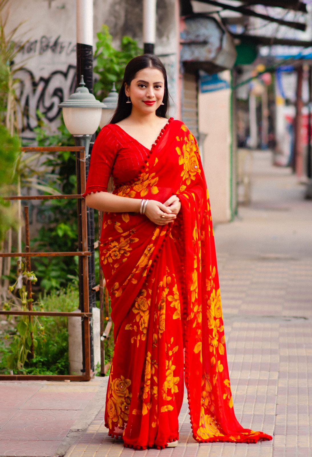 Soft Georgette Saree With Contrast Floral Design