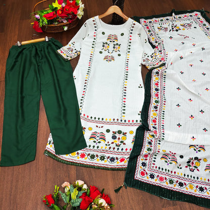 Printed Muslin Kurta Set With Handwork and Sequence Work