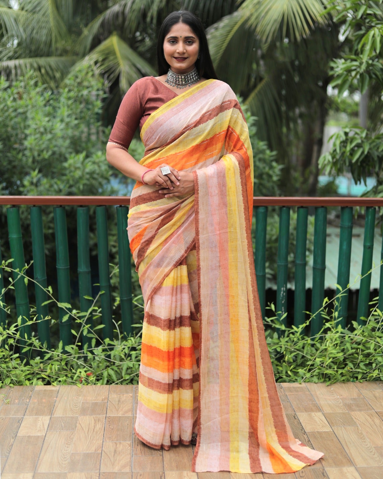 Soft Chiffon Light Weight Saree With Gold Foil Touch