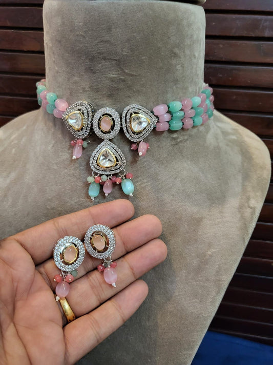 Silver Foil Choker Set With Monalisa Beads