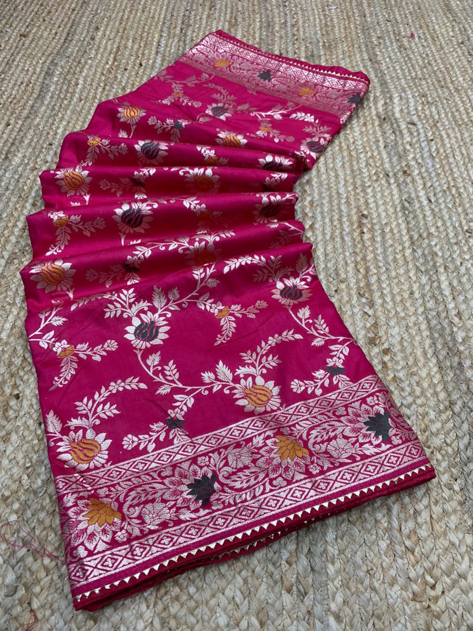 Soft Russian Silk Saree With Finest Zari and Meenakari Weaving