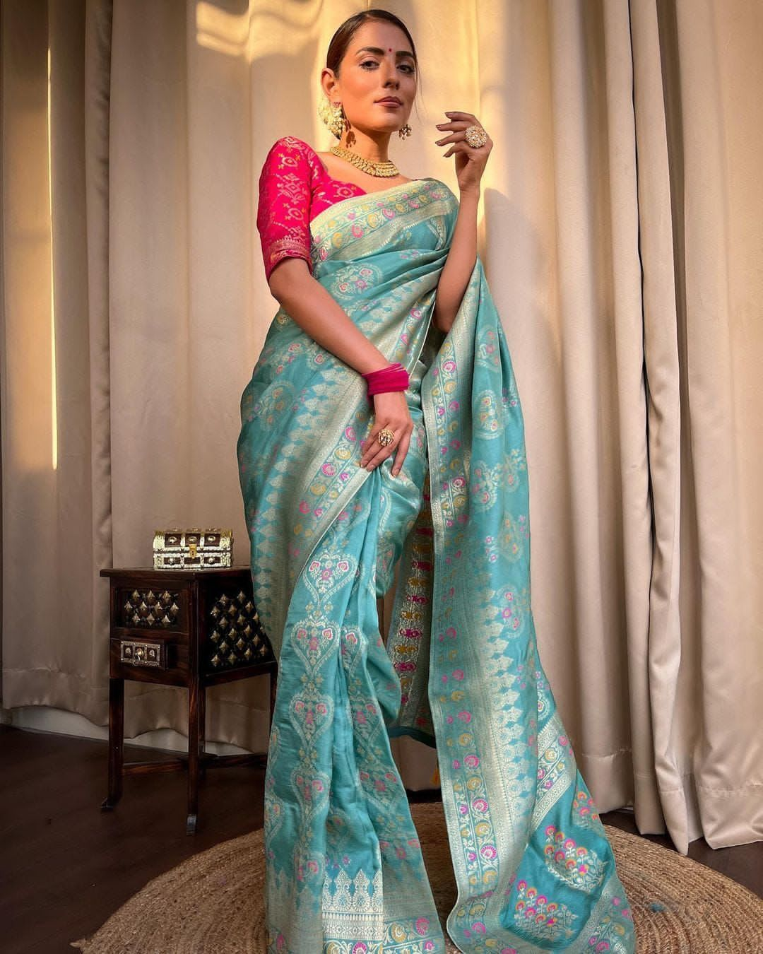 Soft Dola Silk Saree With Jacquard Work and Rich Pallu