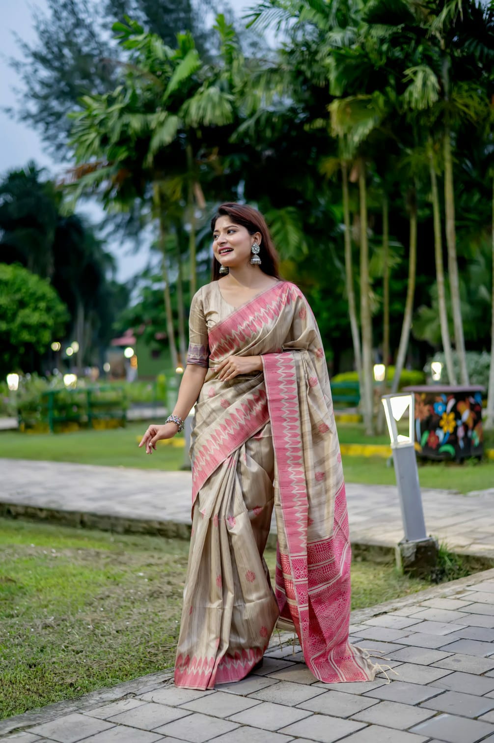 Tussar Silk Saree With Tradtional Weaving Pattern and Temple Woven Pattern