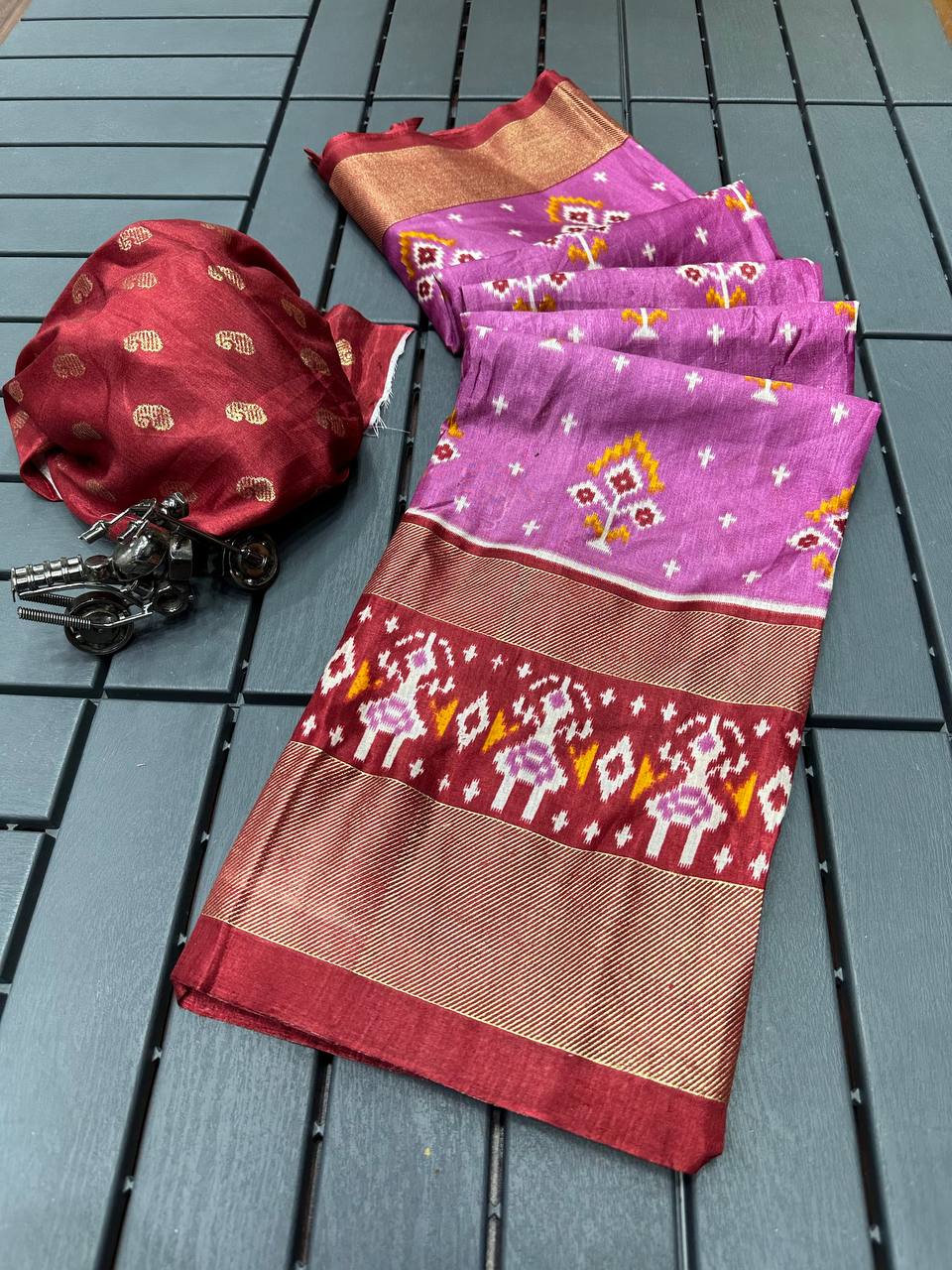 Dola Silk Saree With Foil Print and Patola Printed