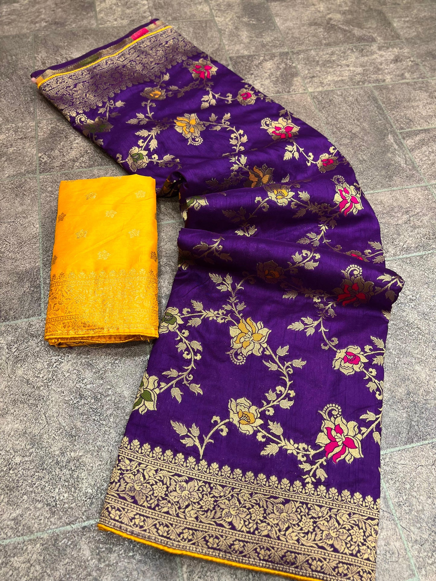 Soft Dola Silk Saree With Zari and Meenakari Weaving