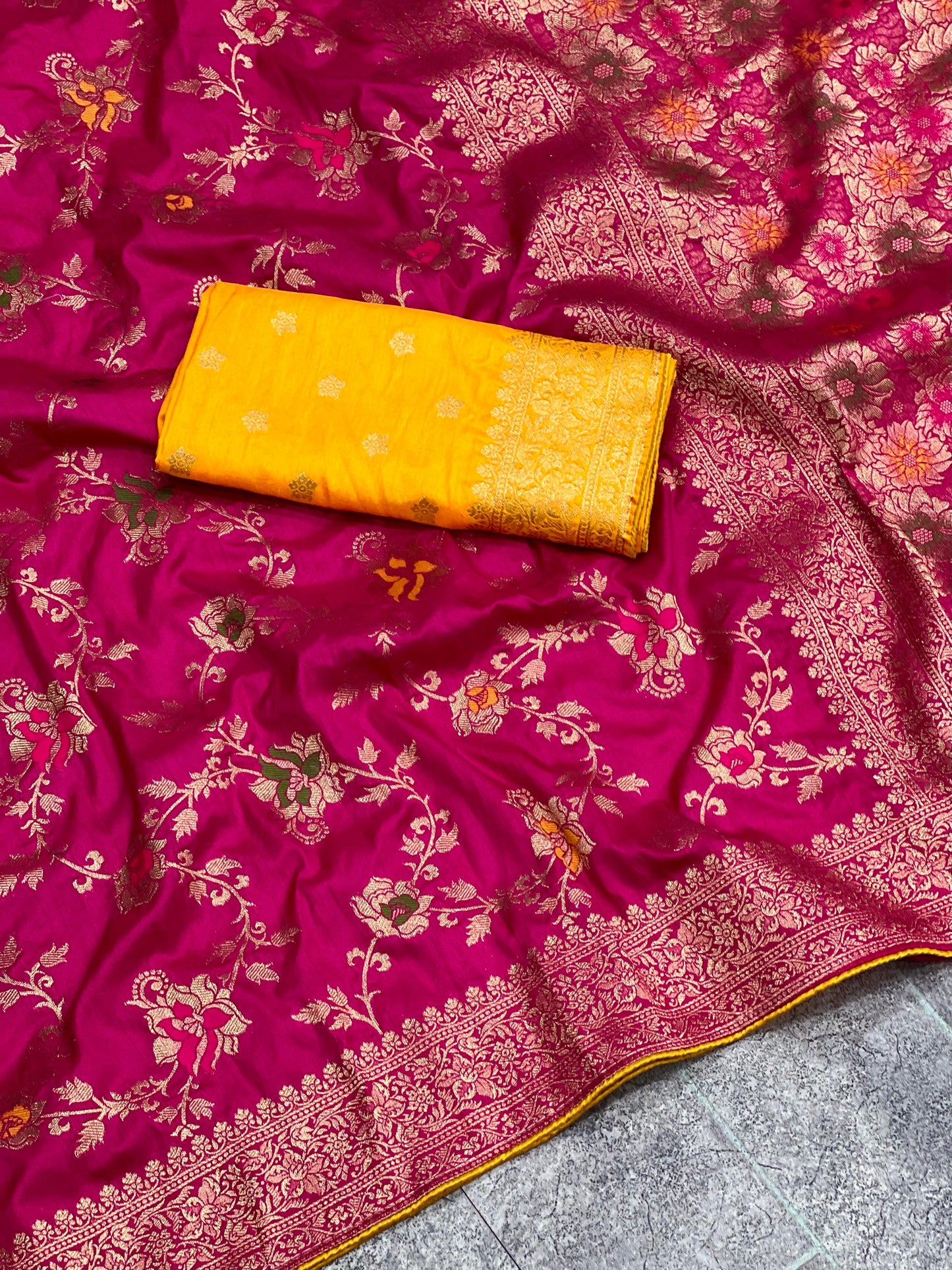 Soft Dola Silk Saree With Zari and Meenakari Weaving