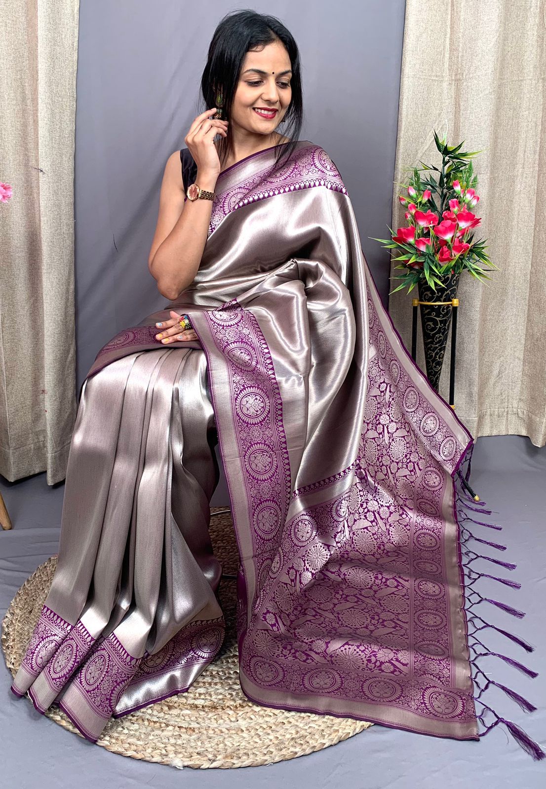 Soft Kanjivaram Silk Saree With Heavy Zari Weaving