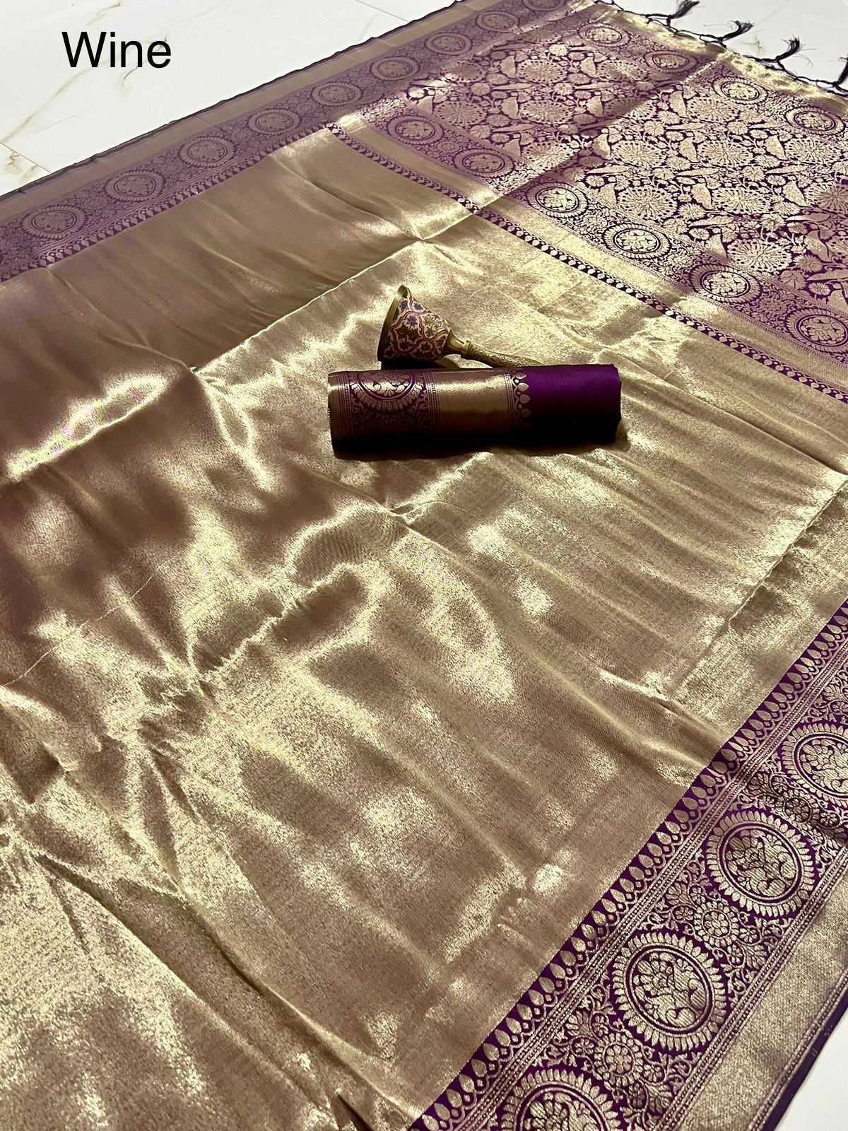 Soft Kanjivaram Silk Saree With Heavy Zari Weaving