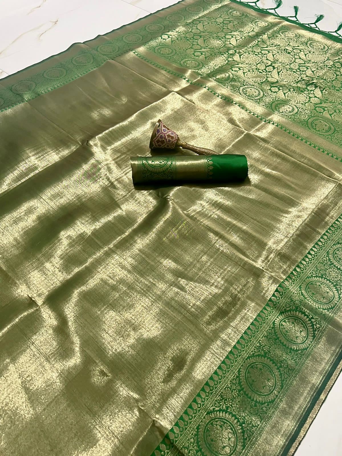 Soft Kanjivaram Silk Saree With Heavy Zari Weaving