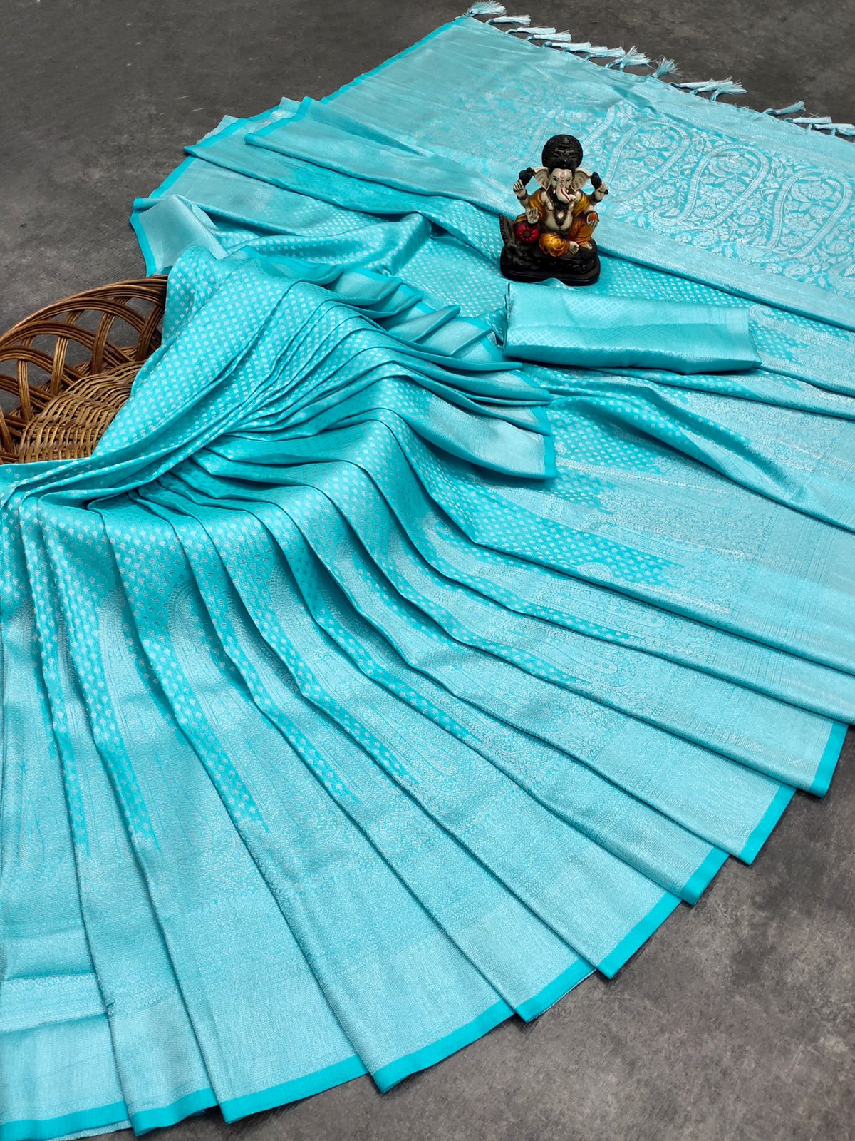 Kanjivaram Soft Silk Saree With Silver Zari Weaving