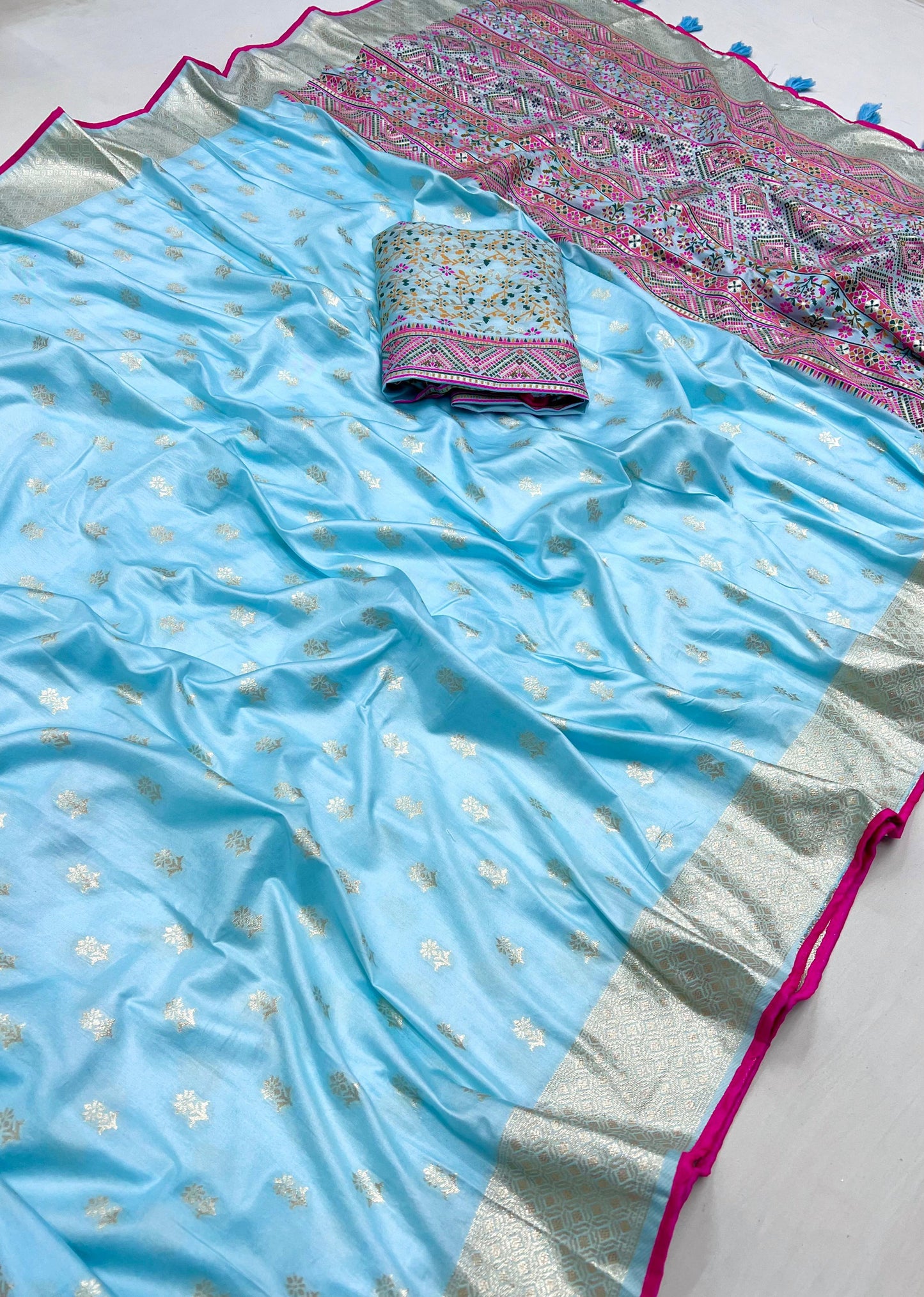 Muslin Viscose Silk Saree With Pashmina Weaved Pallu and Blouse