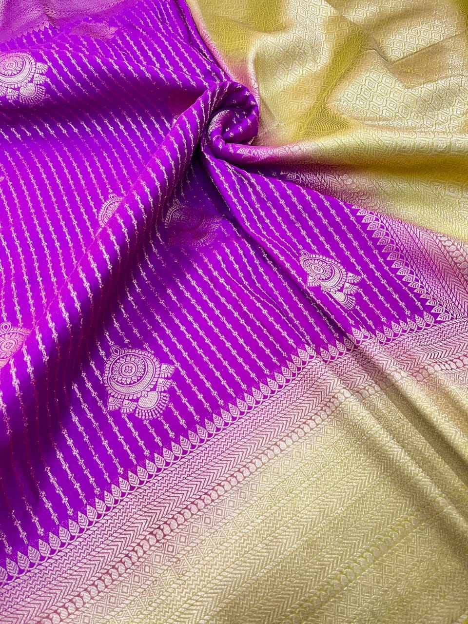 Soft Banarasi Silk Saree With Rich Contrast Border