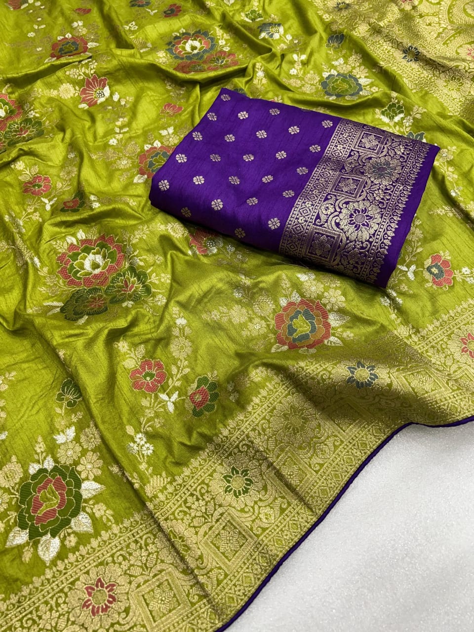 Soft Dola Silk Saree With Rich Zari Weaving and Tussels