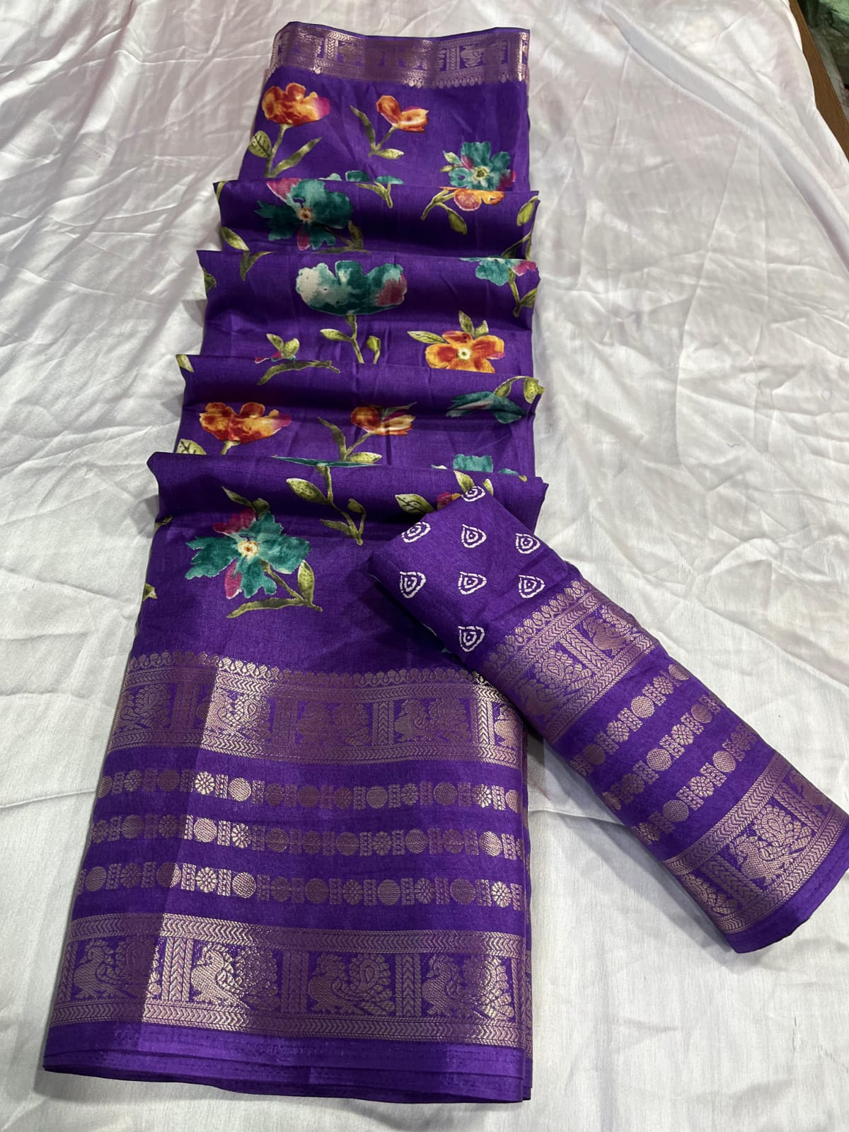 Voilet Dola Silk Saree With Floral Design and Jacquard Border