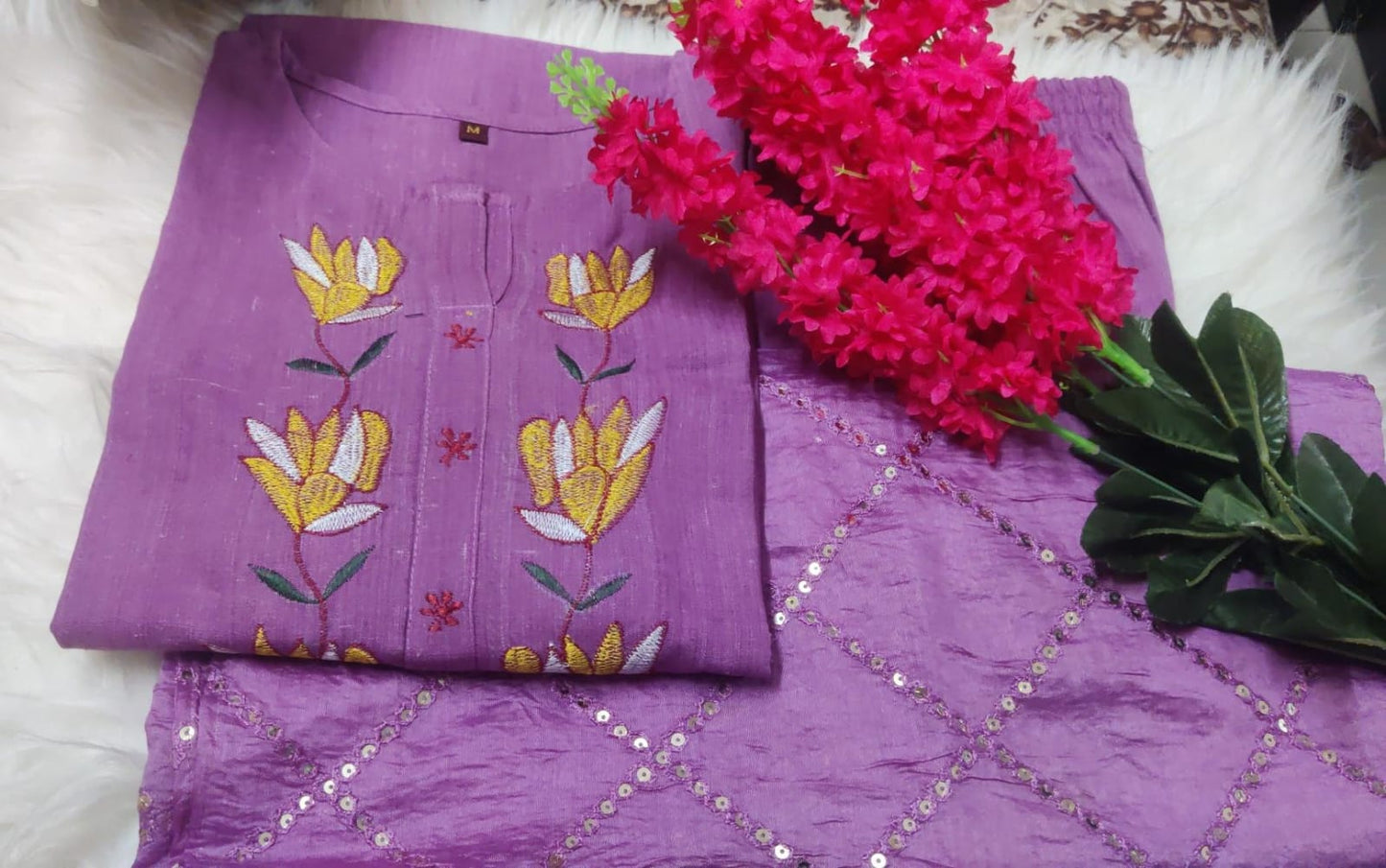 Lavender Kurta Set With Neck Embroidery Work