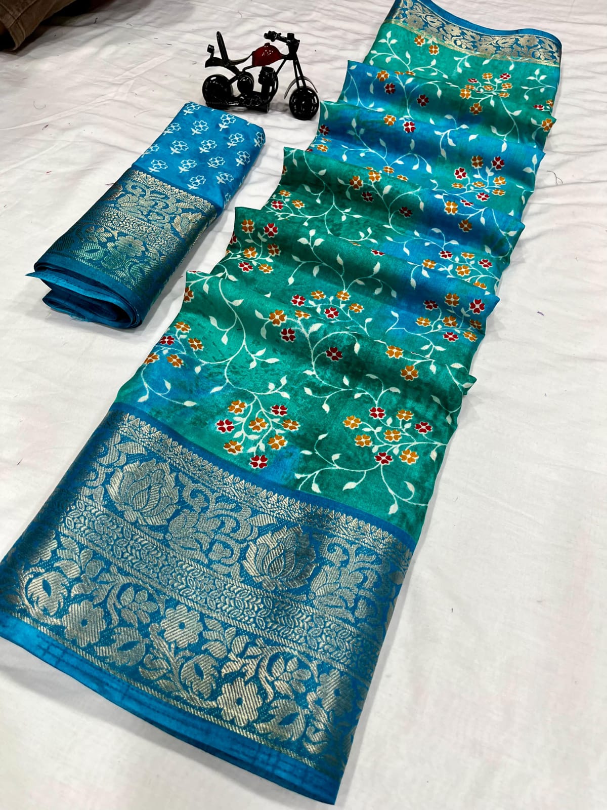 Soft Dola Silk Saree With Jacquard Kanjivaram Border