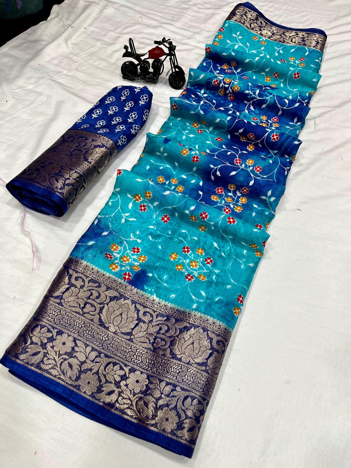 Soft Dola Silk Saree With Jacquard Kanjivaram Border