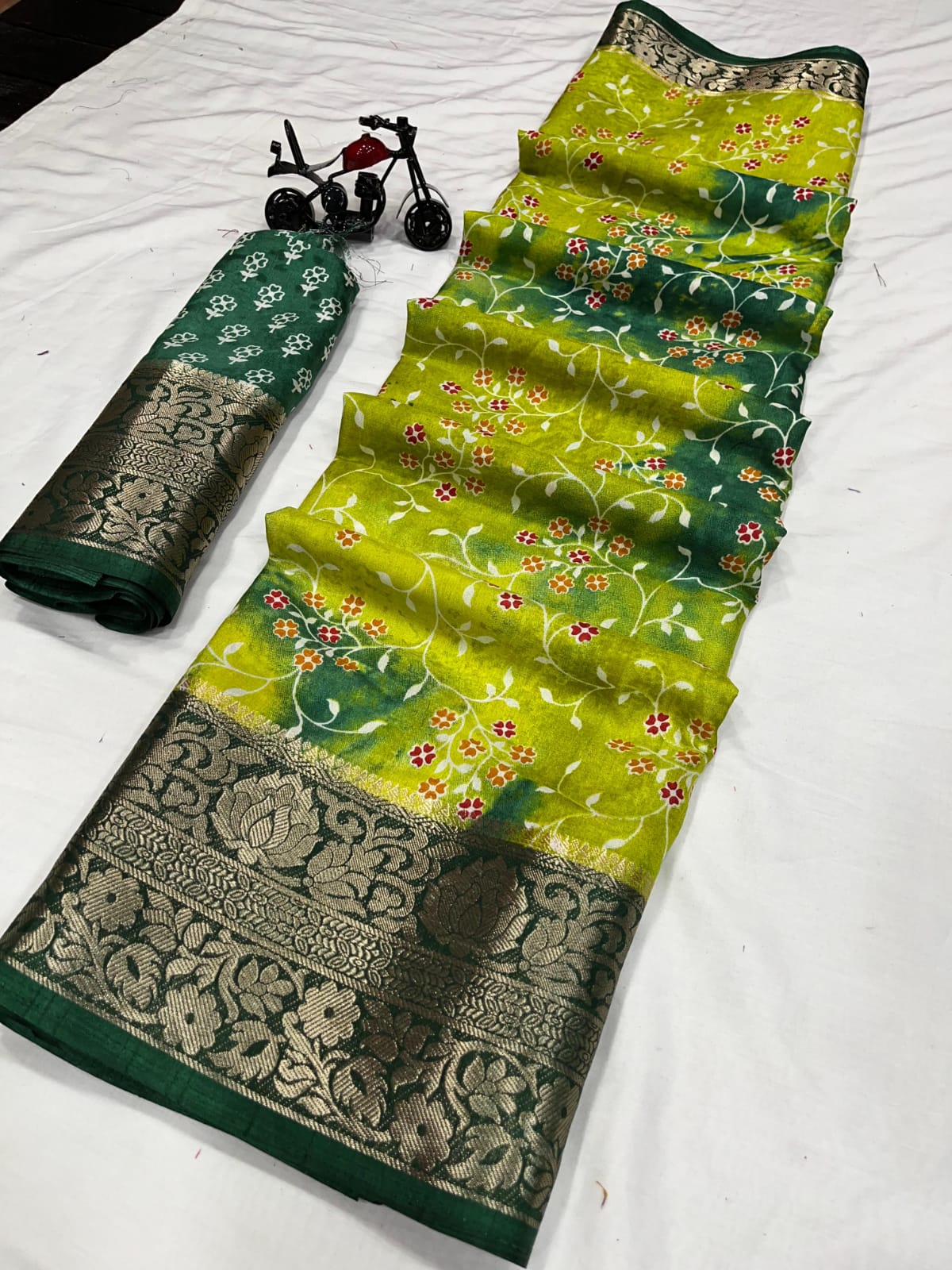 Soft Dola Silk Saree With Jacquard Kanjivaram Border