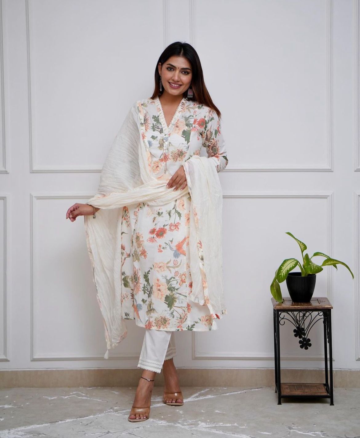 Soft Muslin White Color Kurti Suit Set With Nazmin Duptta