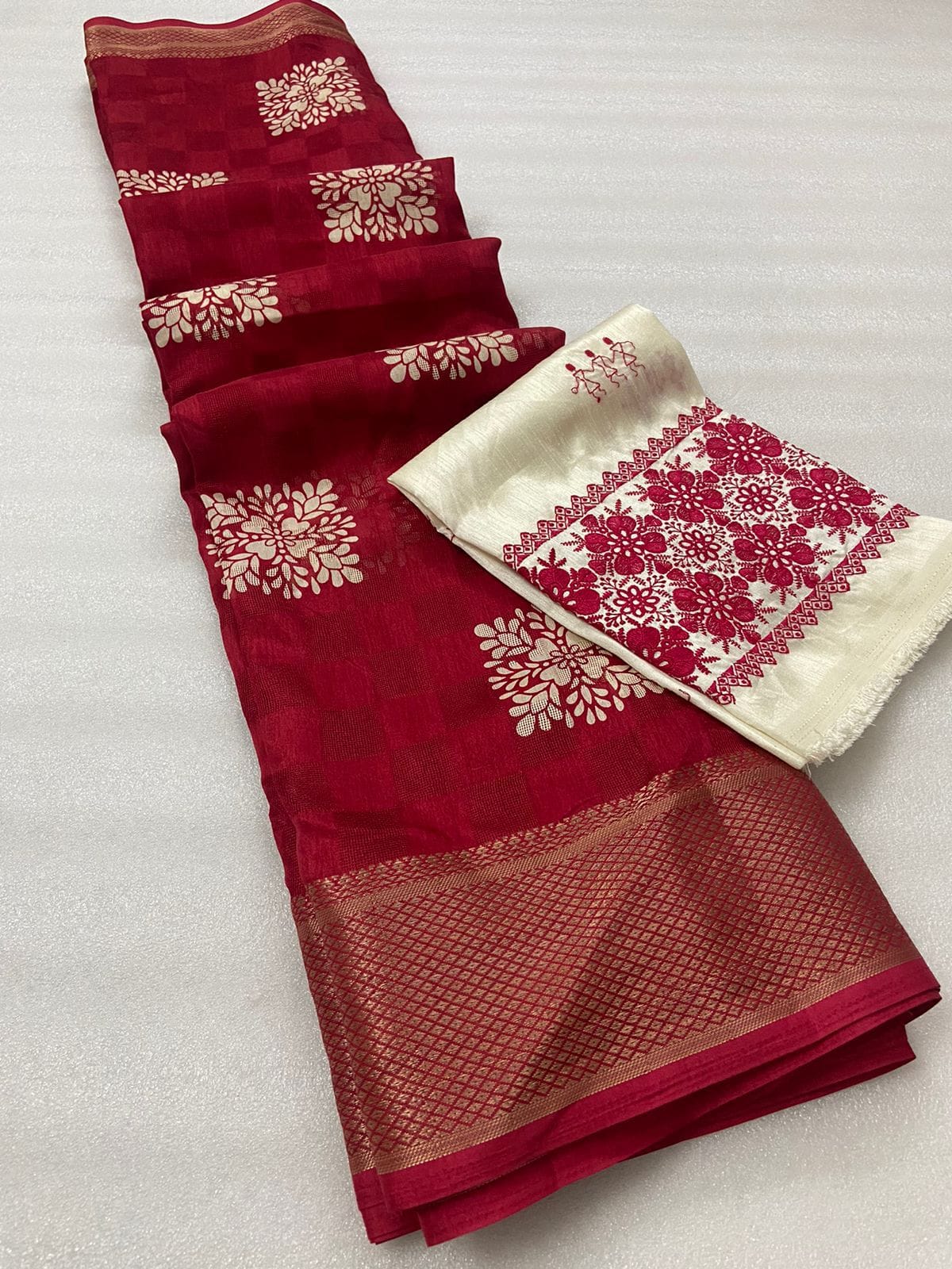 Muslin Jute Cotton Saree With Jacquard Weaving Border