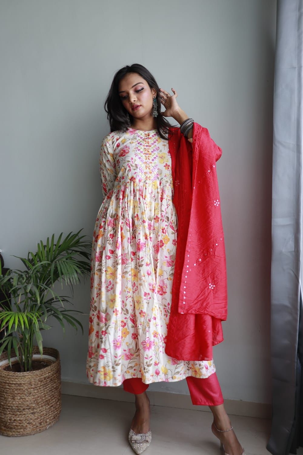 Viscose Muslin Printed Kurti Set With Embroidery Work