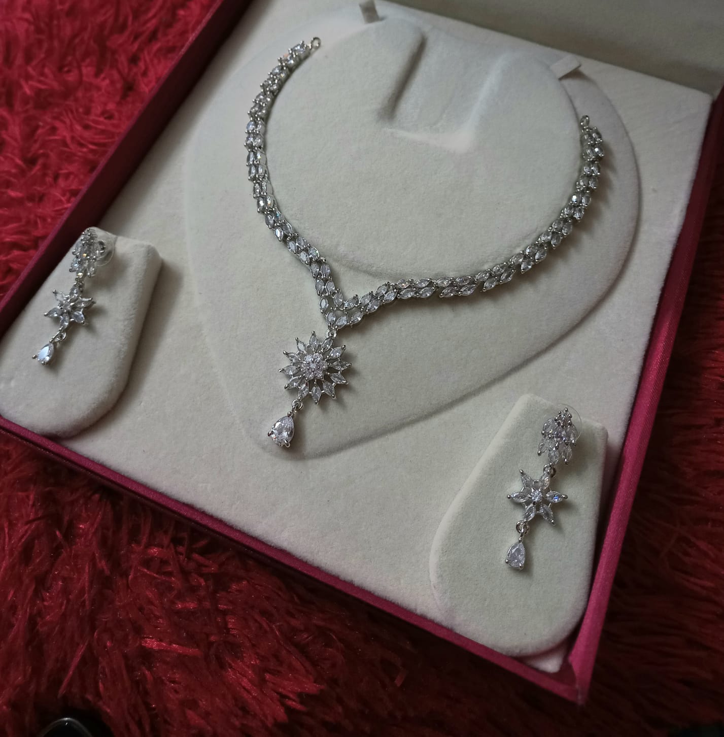 Simple CZ Neckalace Set For Party Wear