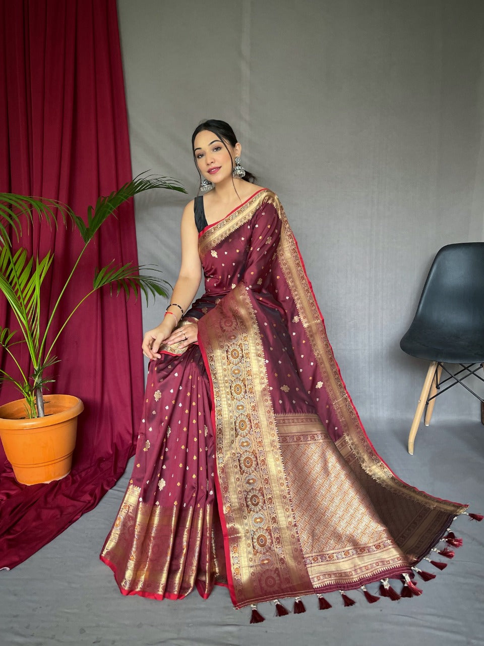 Soft Banarasi Silk Saree With Zari Weaving