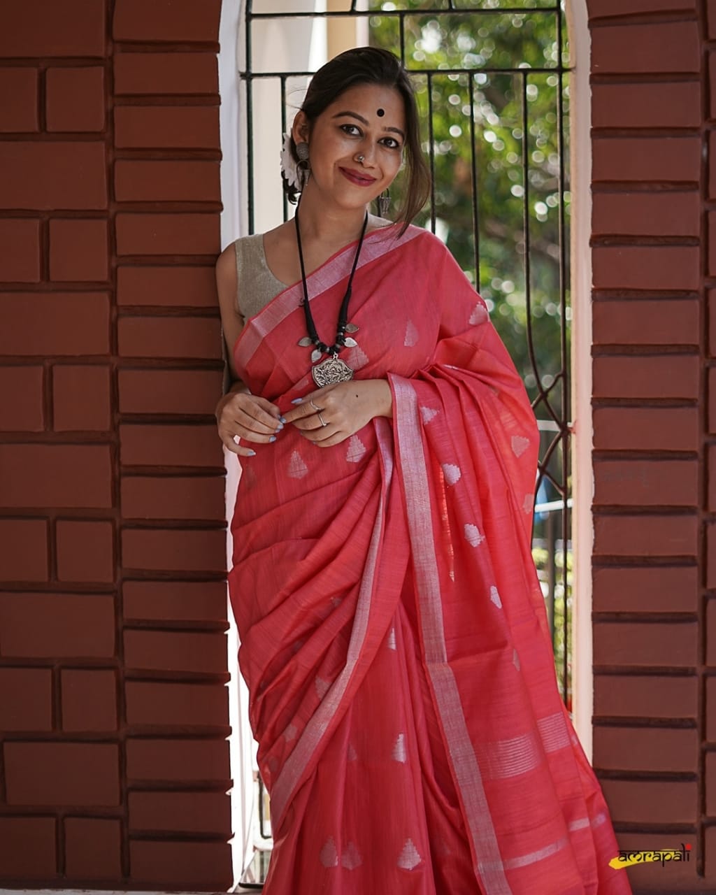 Soft Linen Saree With Body Butta