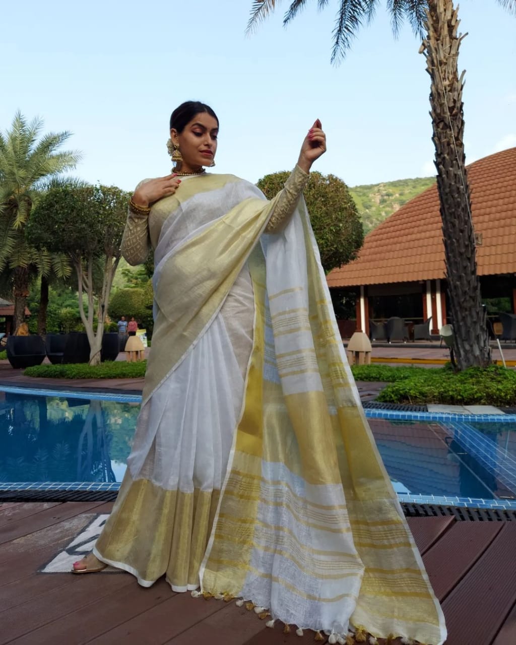 White With Golden Border Soft Linen Saree