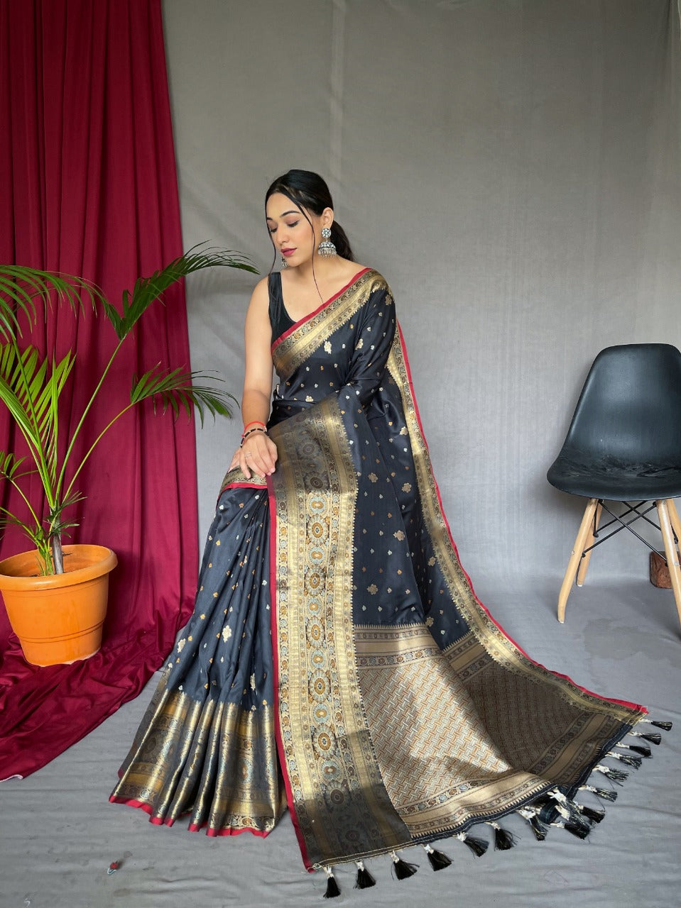 Soft Banarasi Silk Saree With Zari Weaving