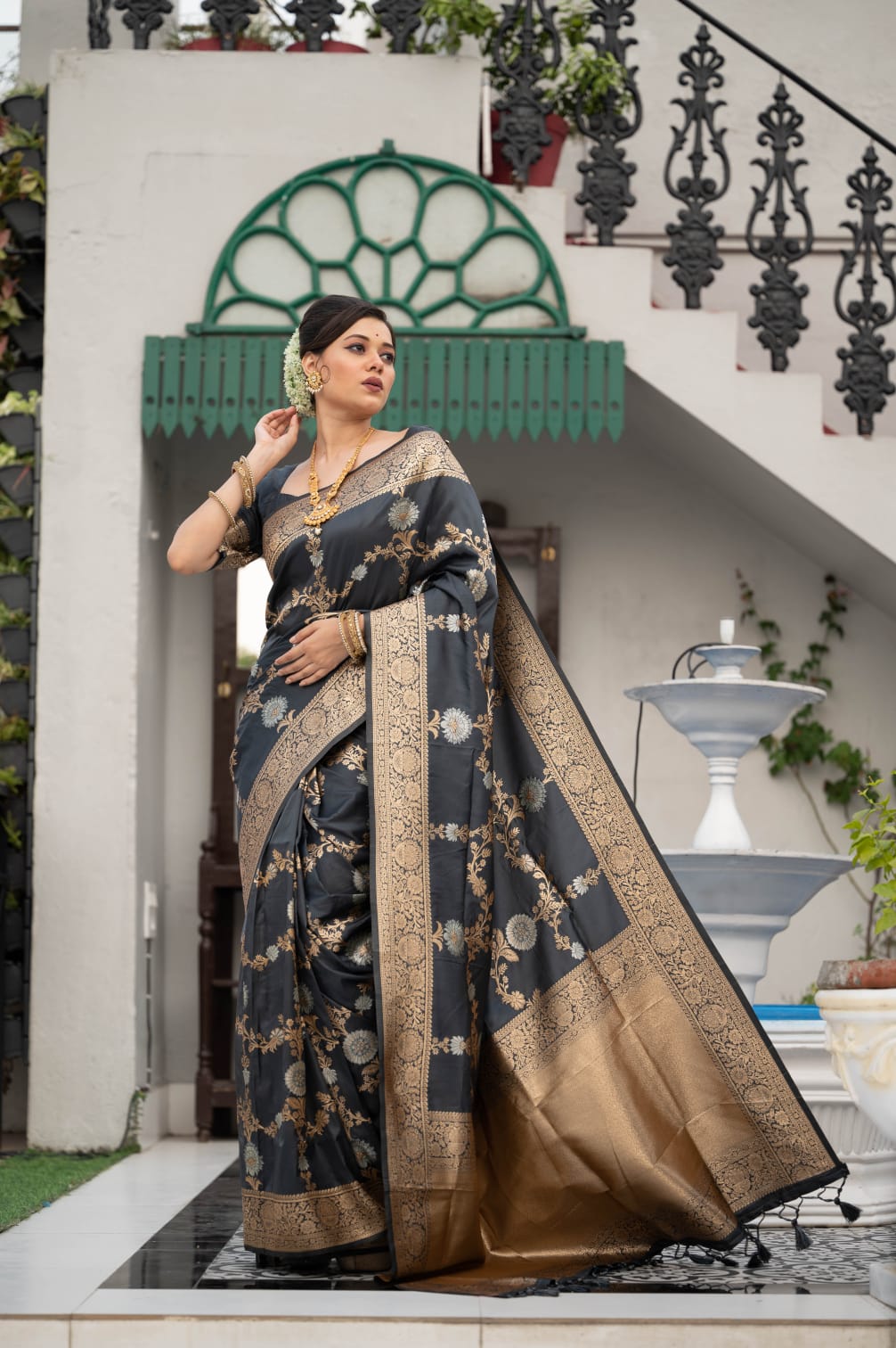 Buy Banarasi Katan Silk Saree Online | Sumangal Banaras