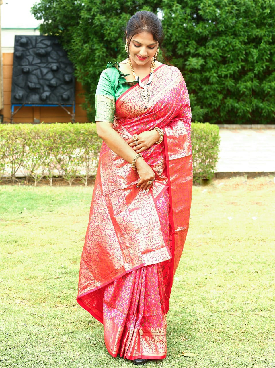 Patola Silk Saree With Kanchi Border and Contrast Zari Weaving