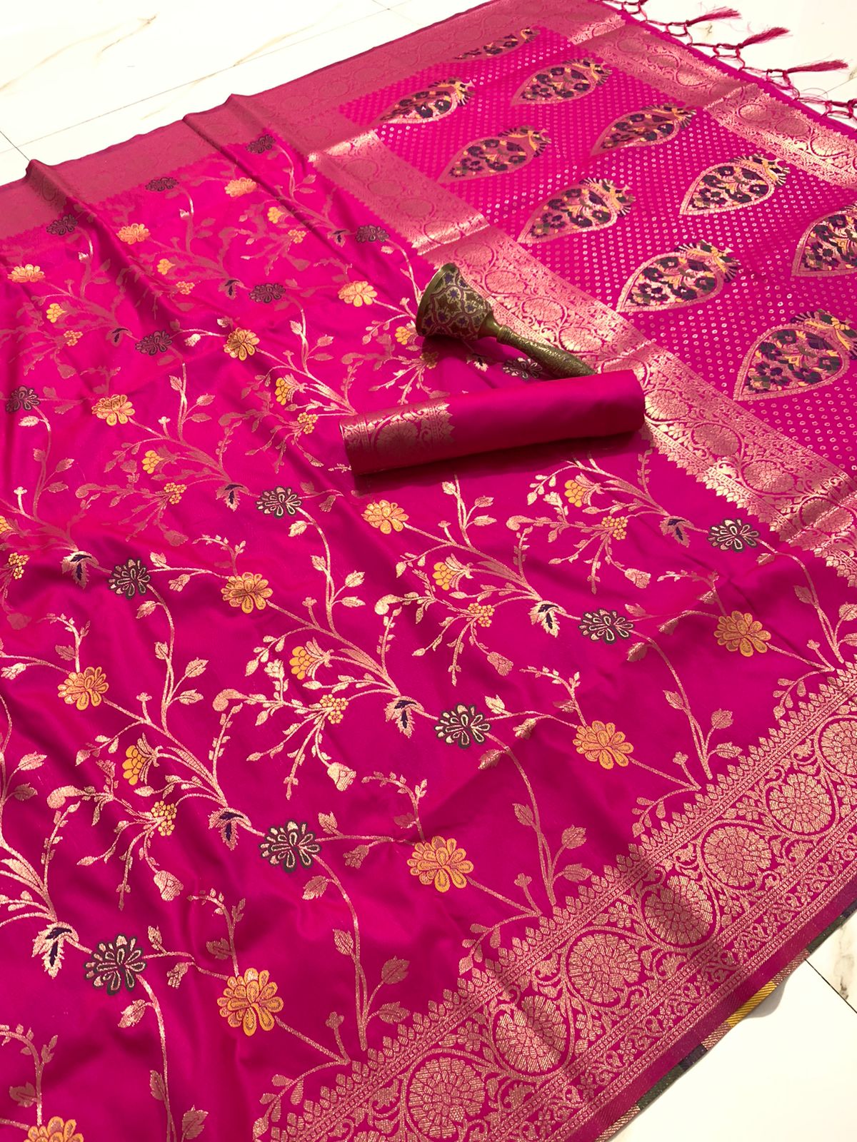 Soft Silk Banarasi Saree With Minakari Zari Work