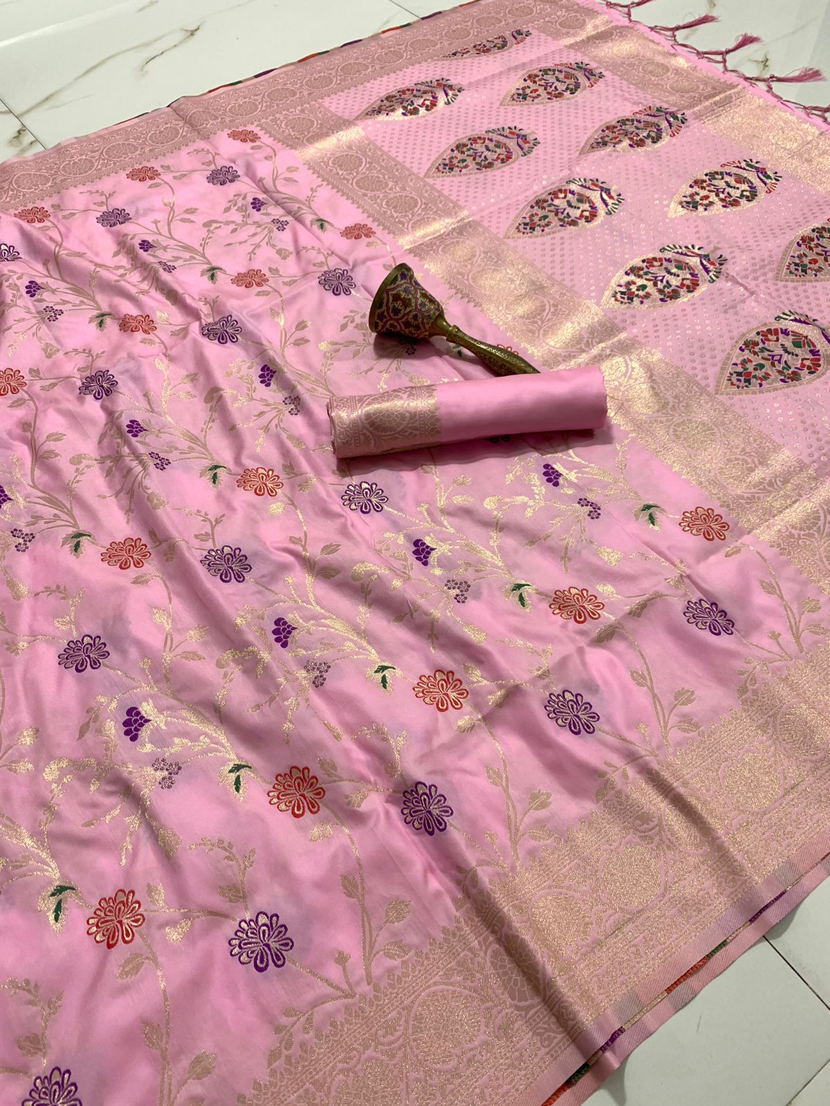 Soft Silk Banarasi Saree With Minakari Zari Work