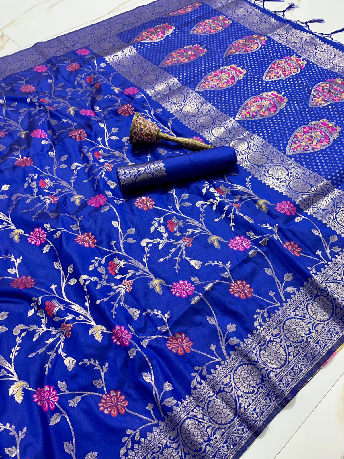 Soft Silk Banarasi Saree With Minakari Zari Work