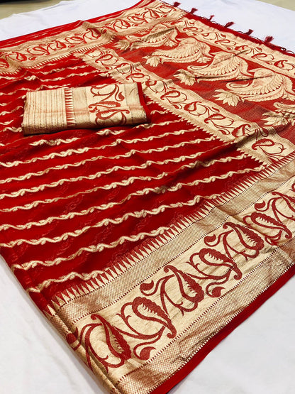 Gerogette Viscos Hand Dyed With Gold Zari Weaving Pallu