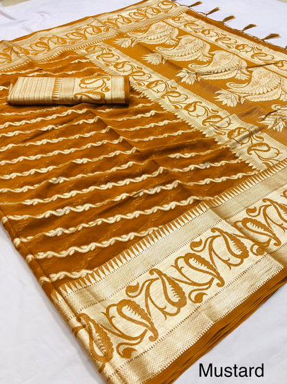 Gerogette Viscos Hand Dyed With Gold Zari Weaving Pallu