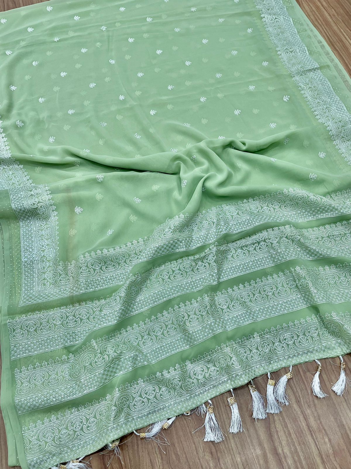 Georgette Saree With All Over Foil Print And Rich Pallu With Heavy Latkan