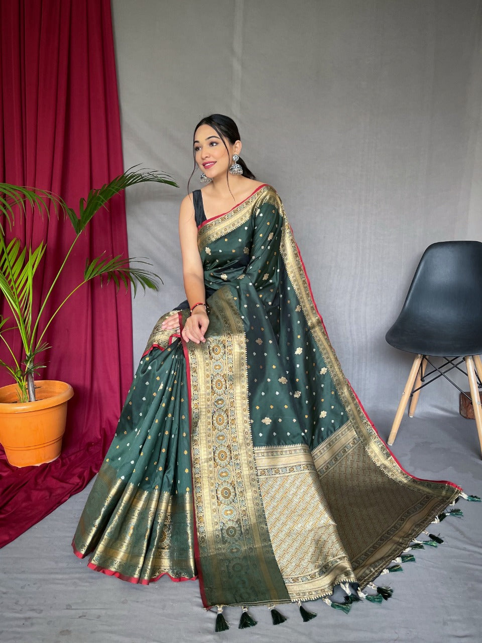 Soft Banarasi Silk Saree With Zari Weaving