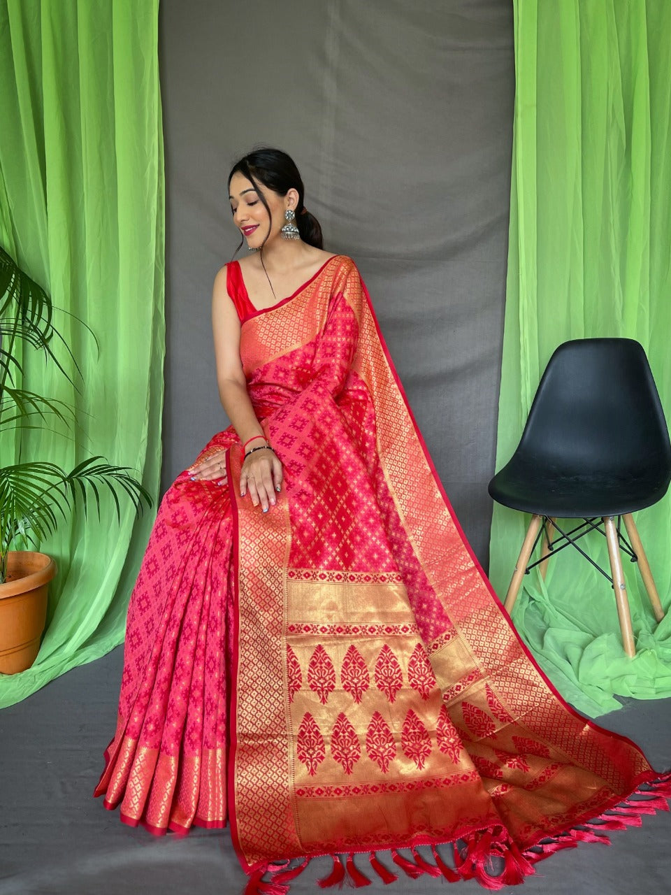 Soft Patola Silk Saree With Zari Weaving